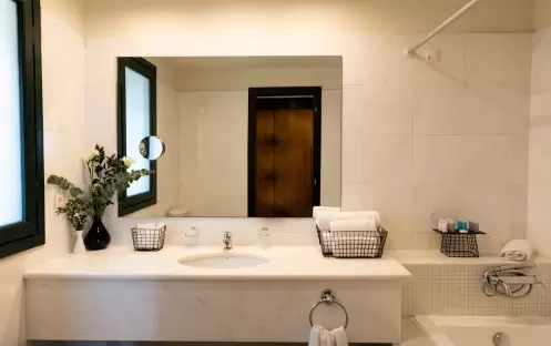 Sapphire Cozy Suite Bathroom